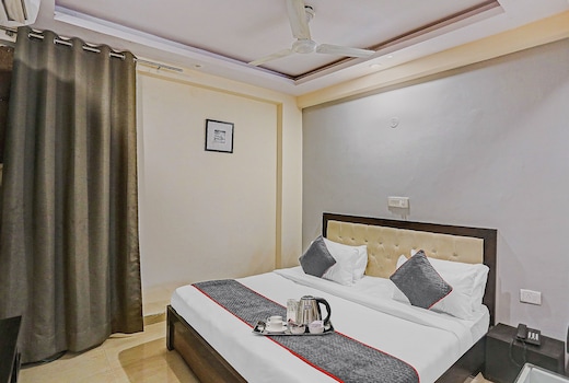 Townhouse Zodiac Near Botanic Garden of Indian Republic