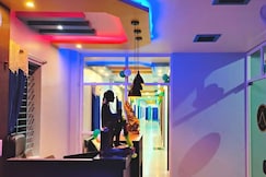 Hotel Aether, Aska, Asika