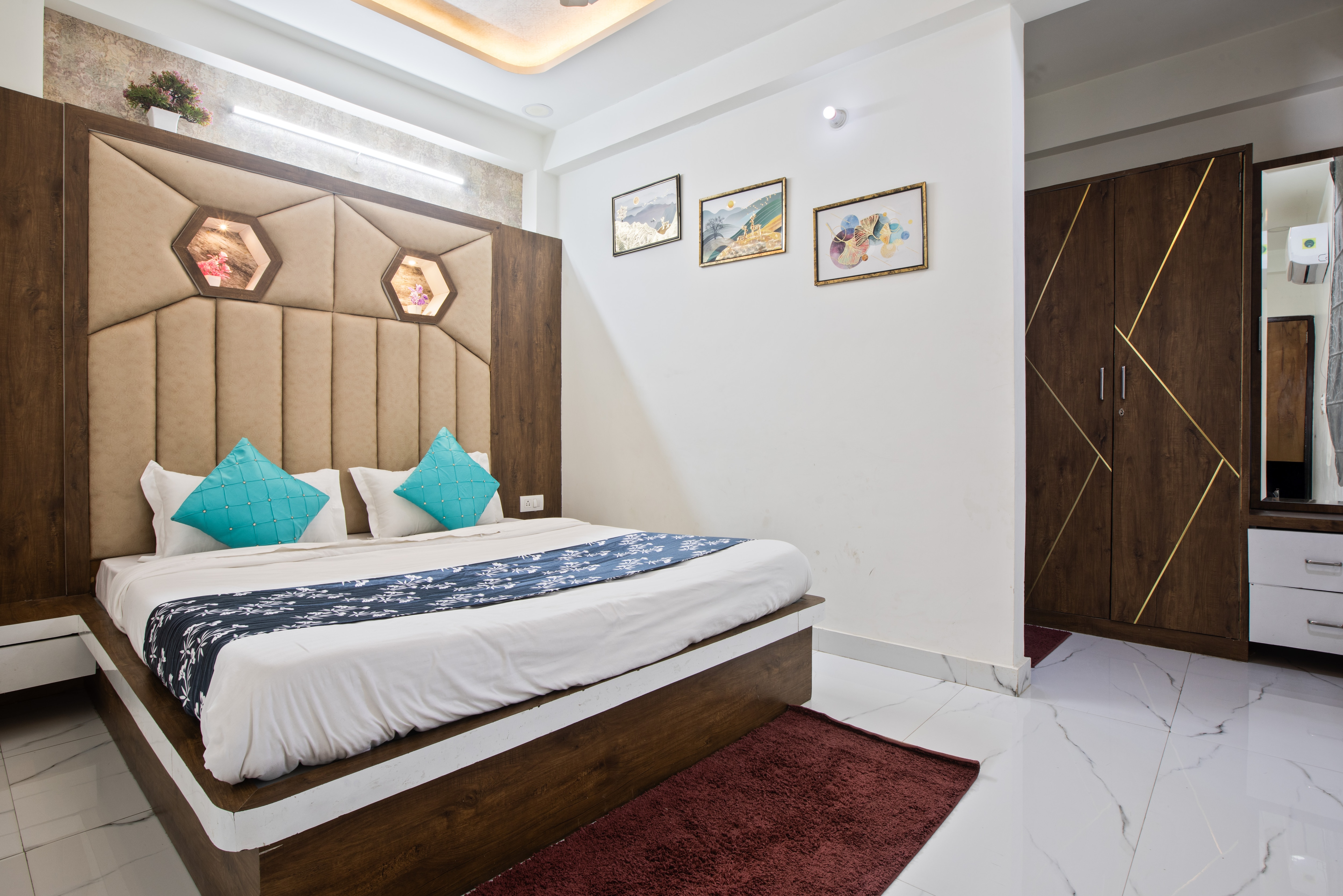 Aaj Golden Stay 1BHK - Tap to explore photos