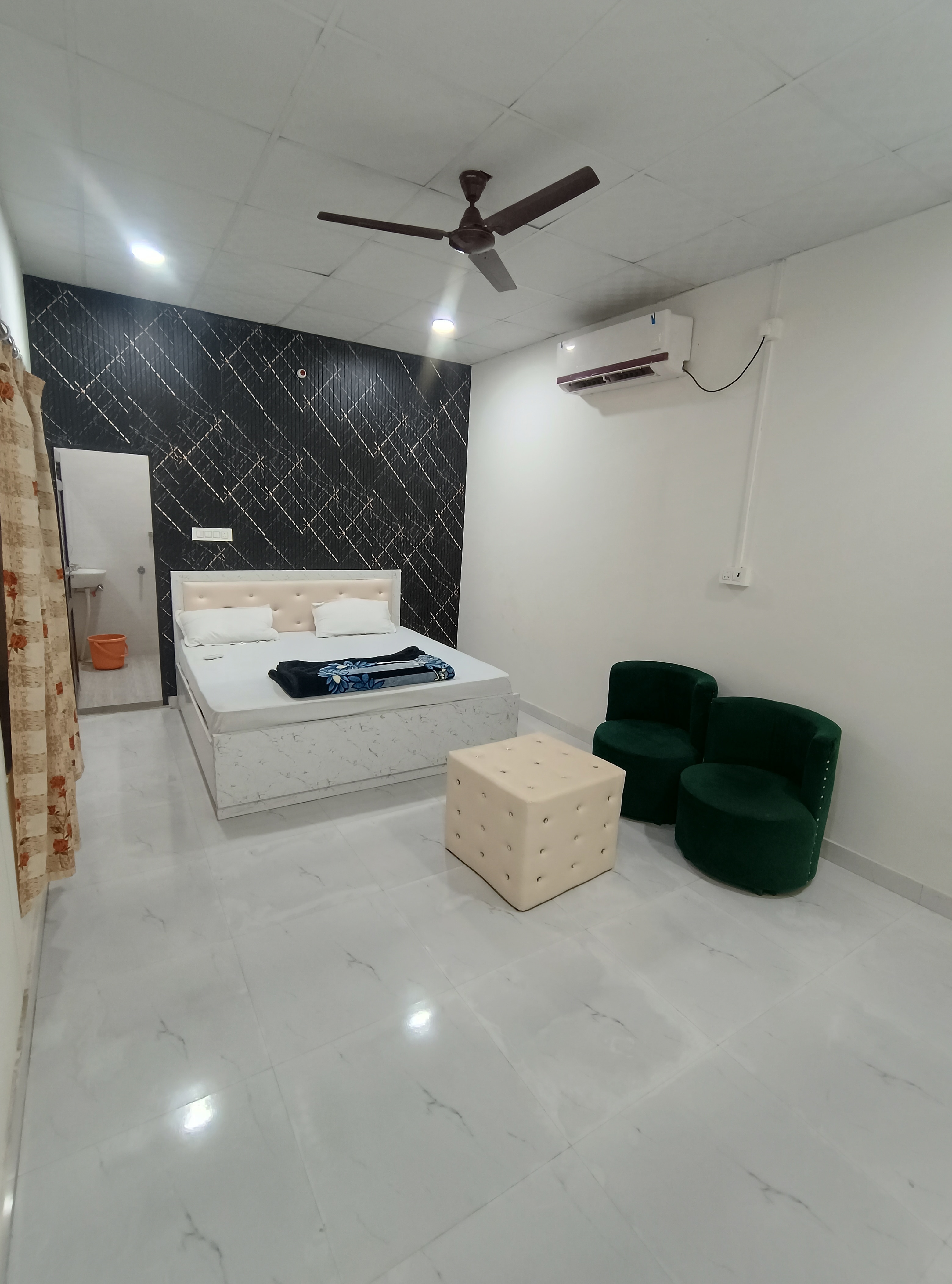 G R MARRIAGE GARDEN & BANQUET HALL PILANI - Tap to explore photos