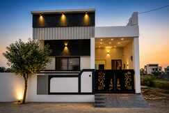 Shivansh stays, Ujjain