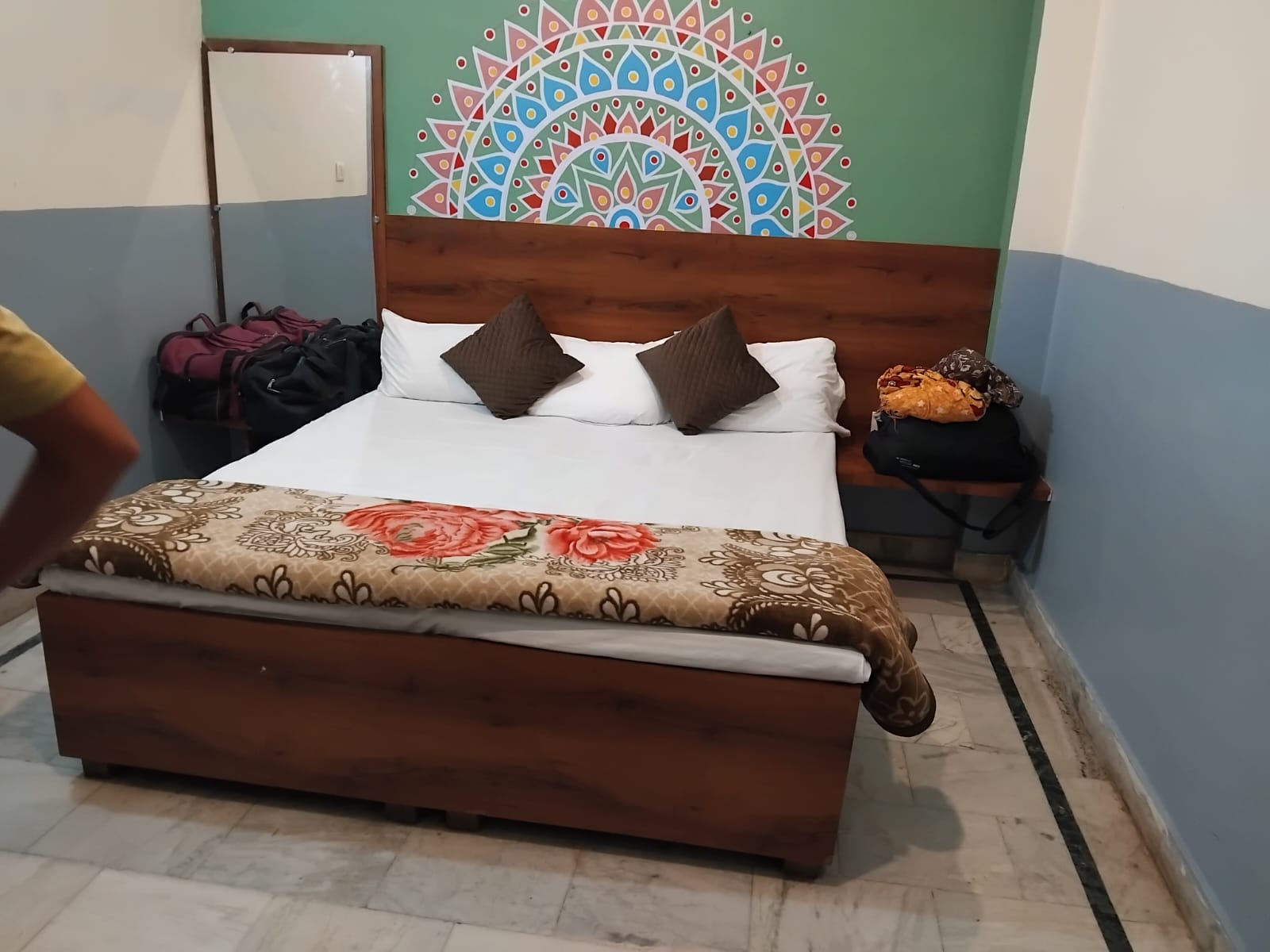 Rudra Guest House - Tap to explore photos