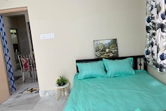 Cozy 2-Bedroom+ Kitchen + Living: Near Airport, Kolkata