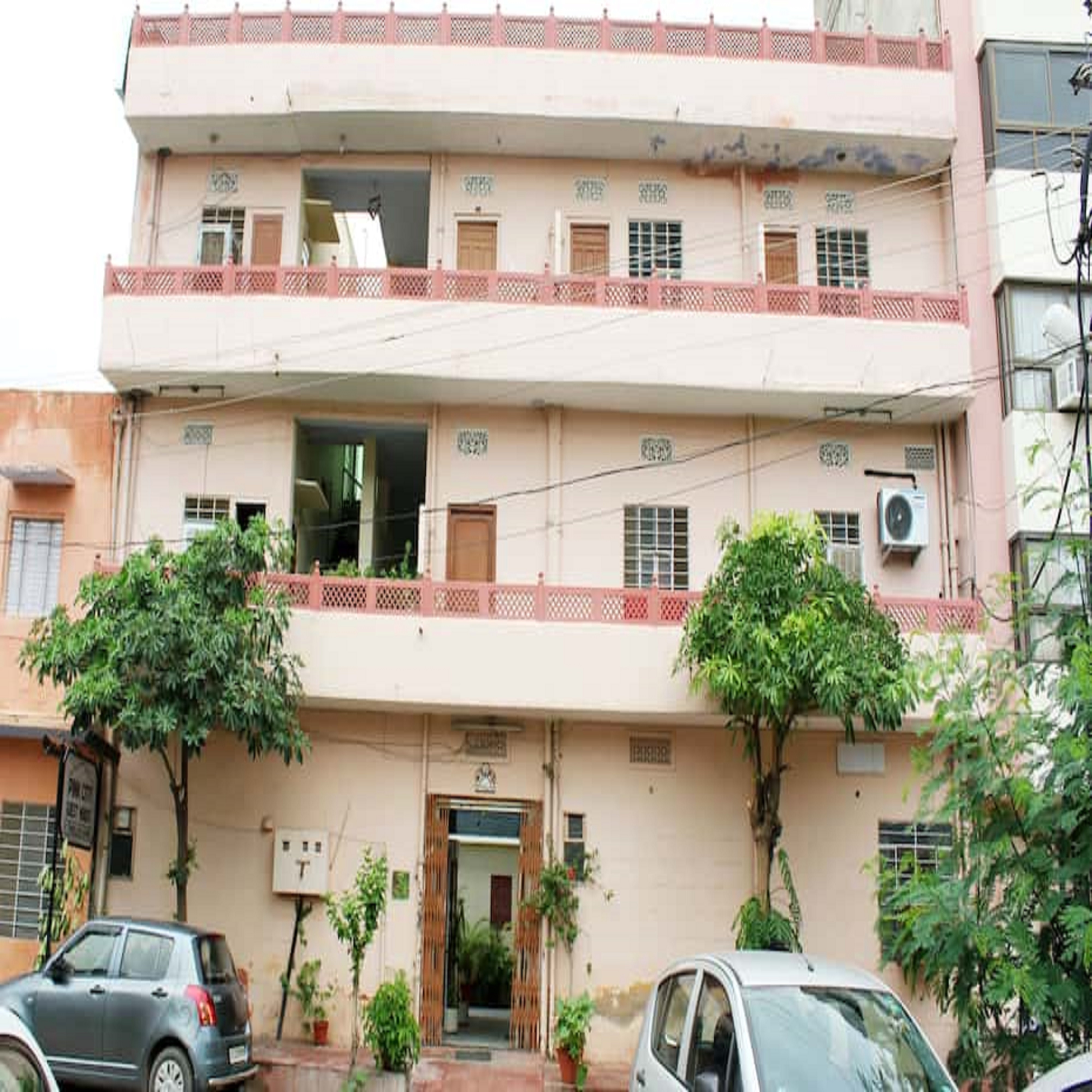 Pink City Guest House - Tap to explore photos