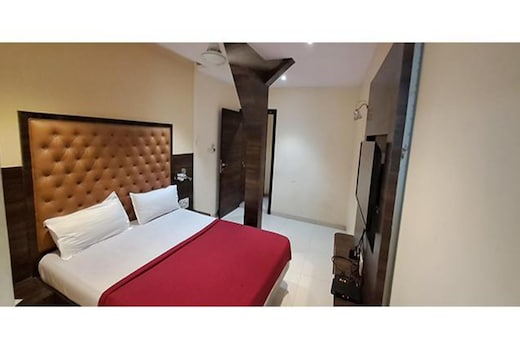 FabHotel New Silver Elite
