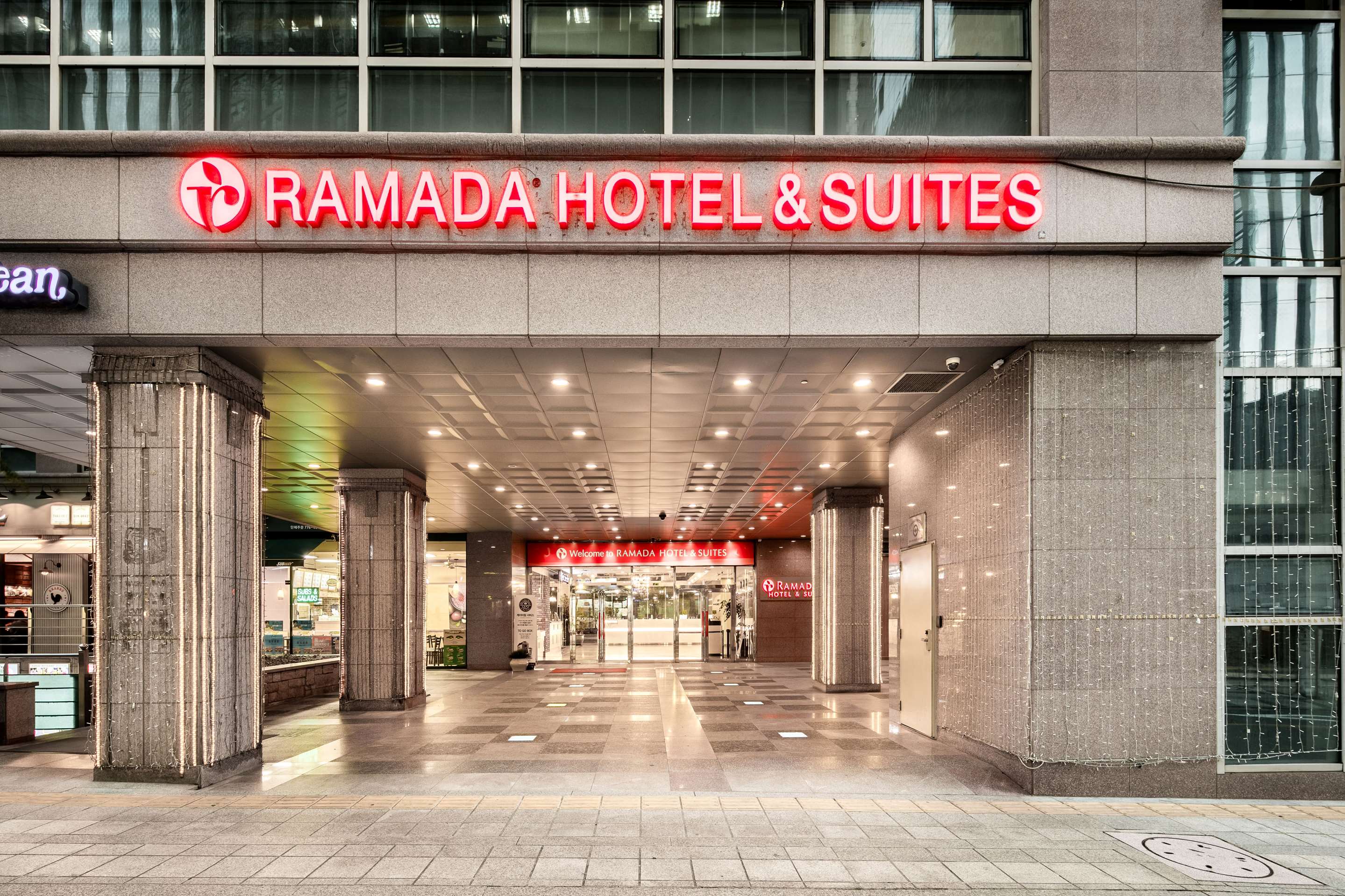 Ramada Hotel and Suites Seoul Namdaemun - Tap to explore photos