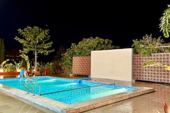 Uru Stays 2BHK Poolside, Chevella