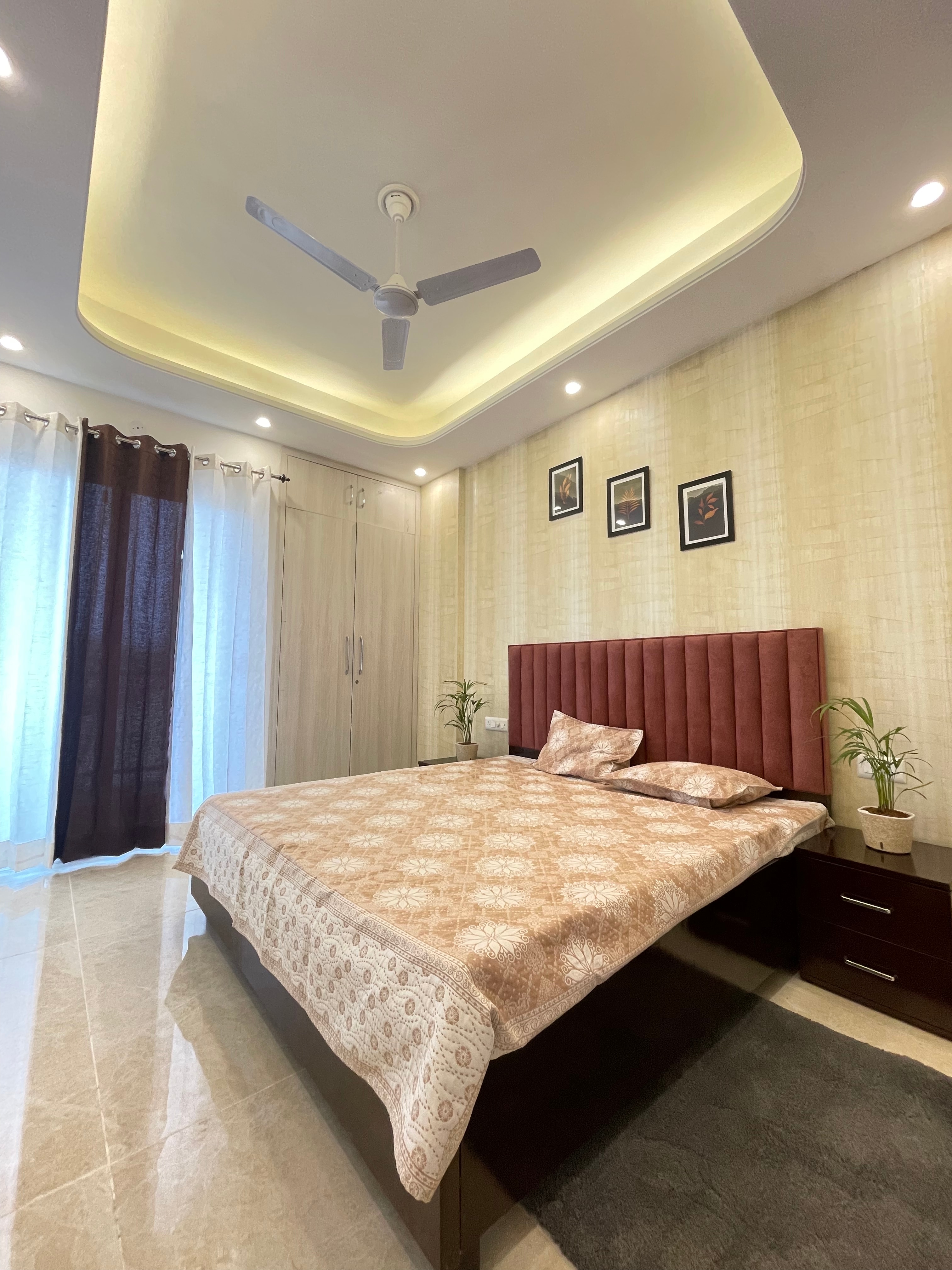 Luxurious 3 BHK Flat on mussoorie Road. - Tap to explore photos