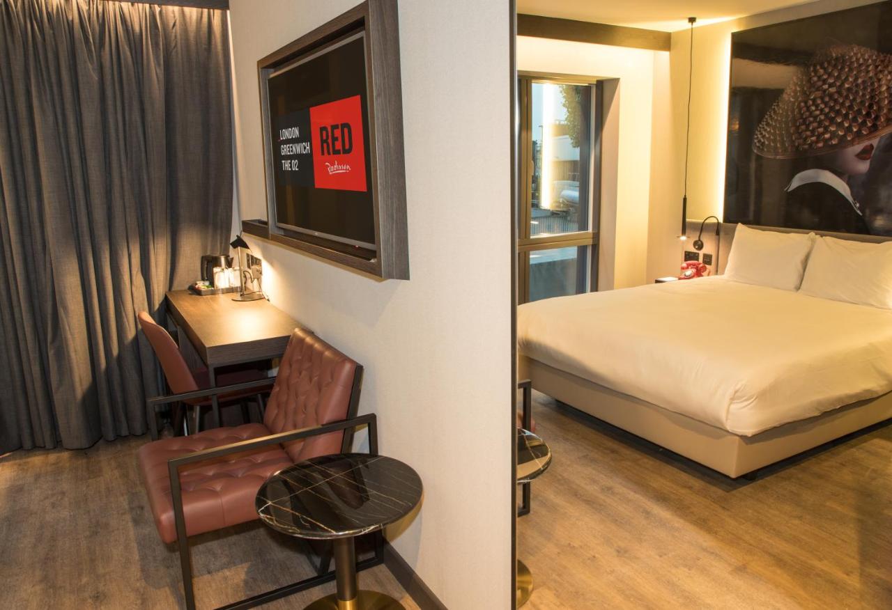Radisson RED London Greenwich The O2 - Tap to explore photos