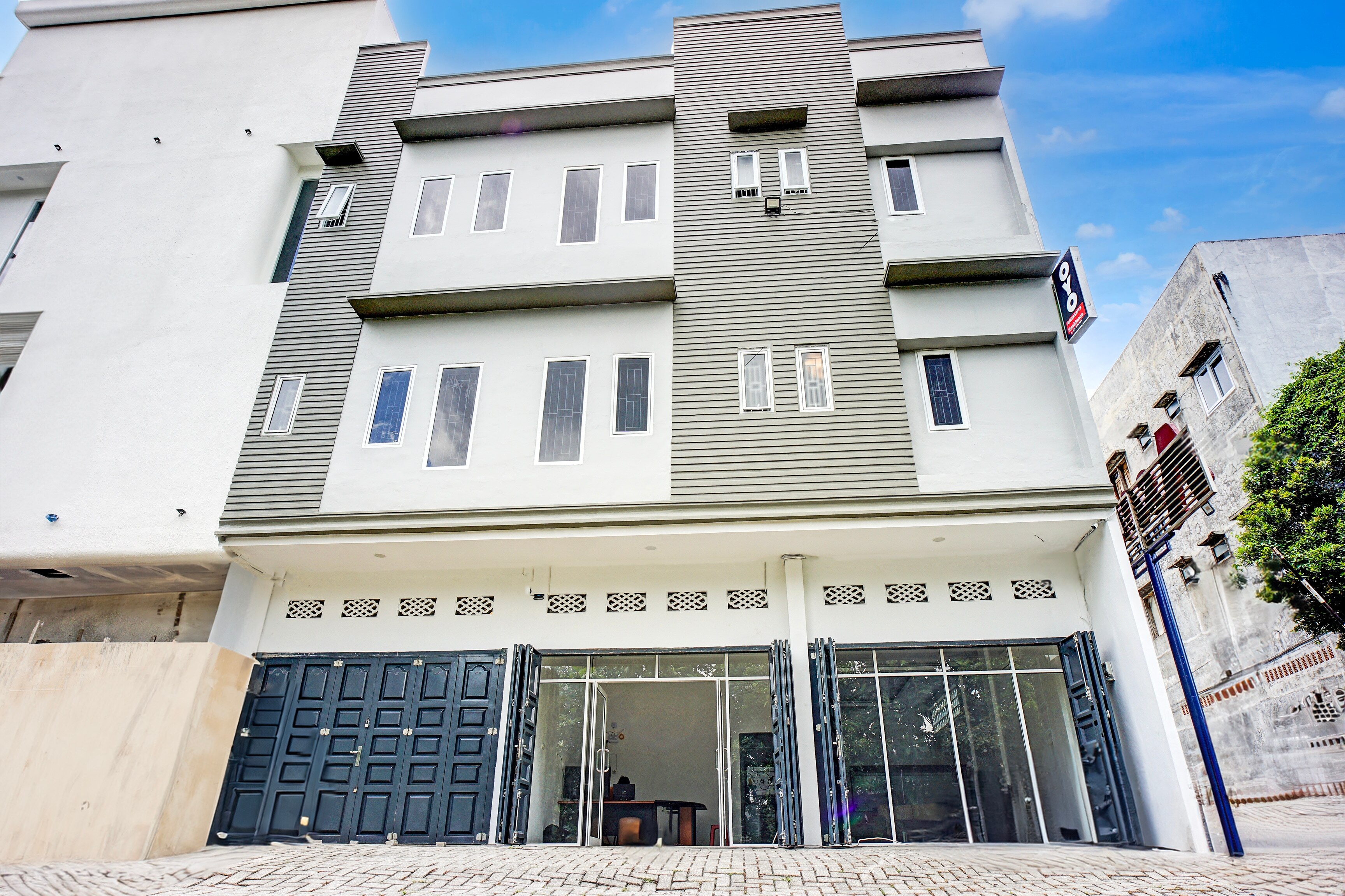 Collection O Almasarra Residence Near Ring Road Medan - Tap to explore photos