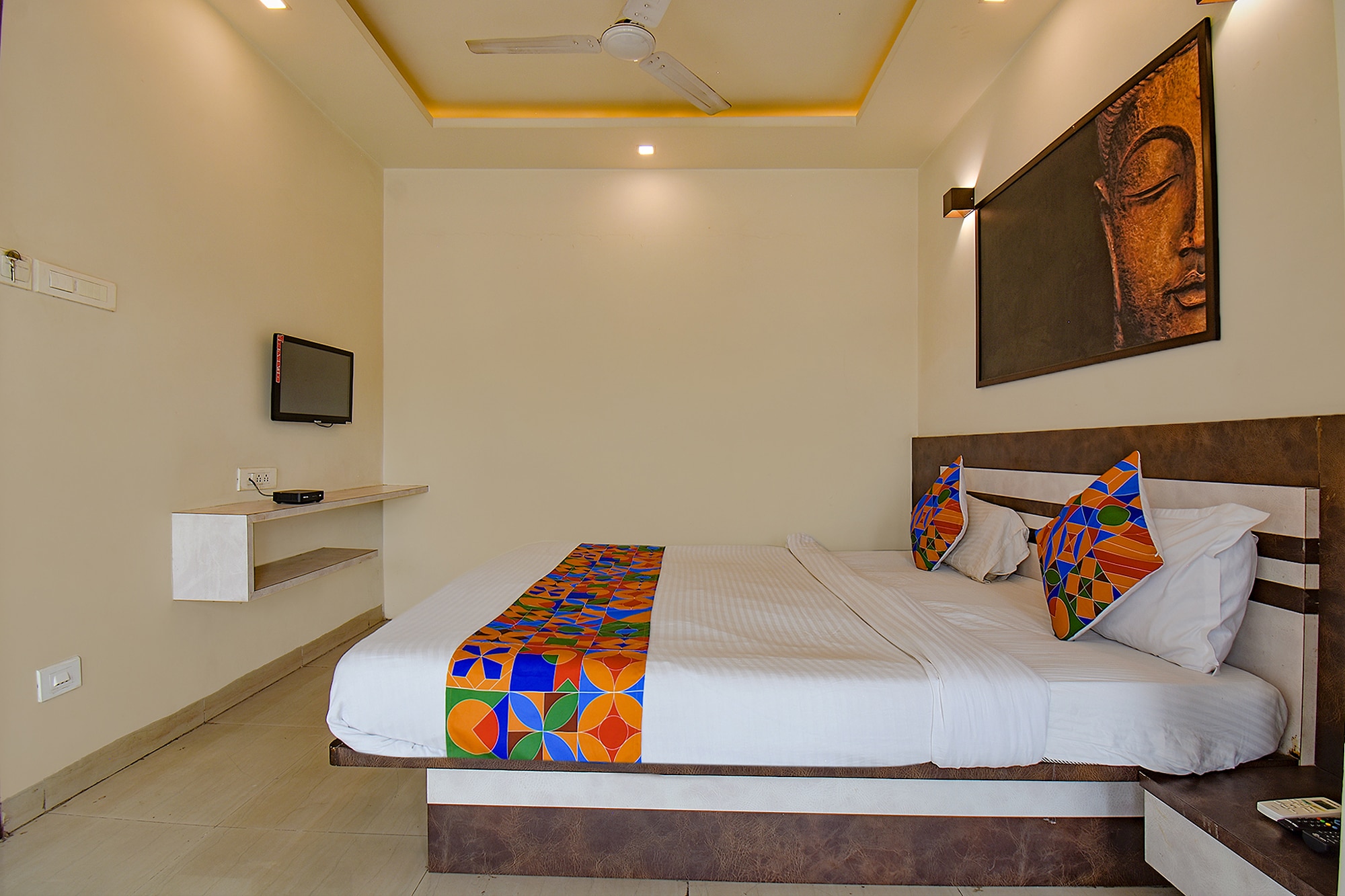 FabHotel Royce Studio Apartments - Nr. Pune International Airport - Tap to explore photos