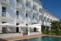 Grand Hotel Des Sablettes Plage, Curio Collection By Hilton, Var