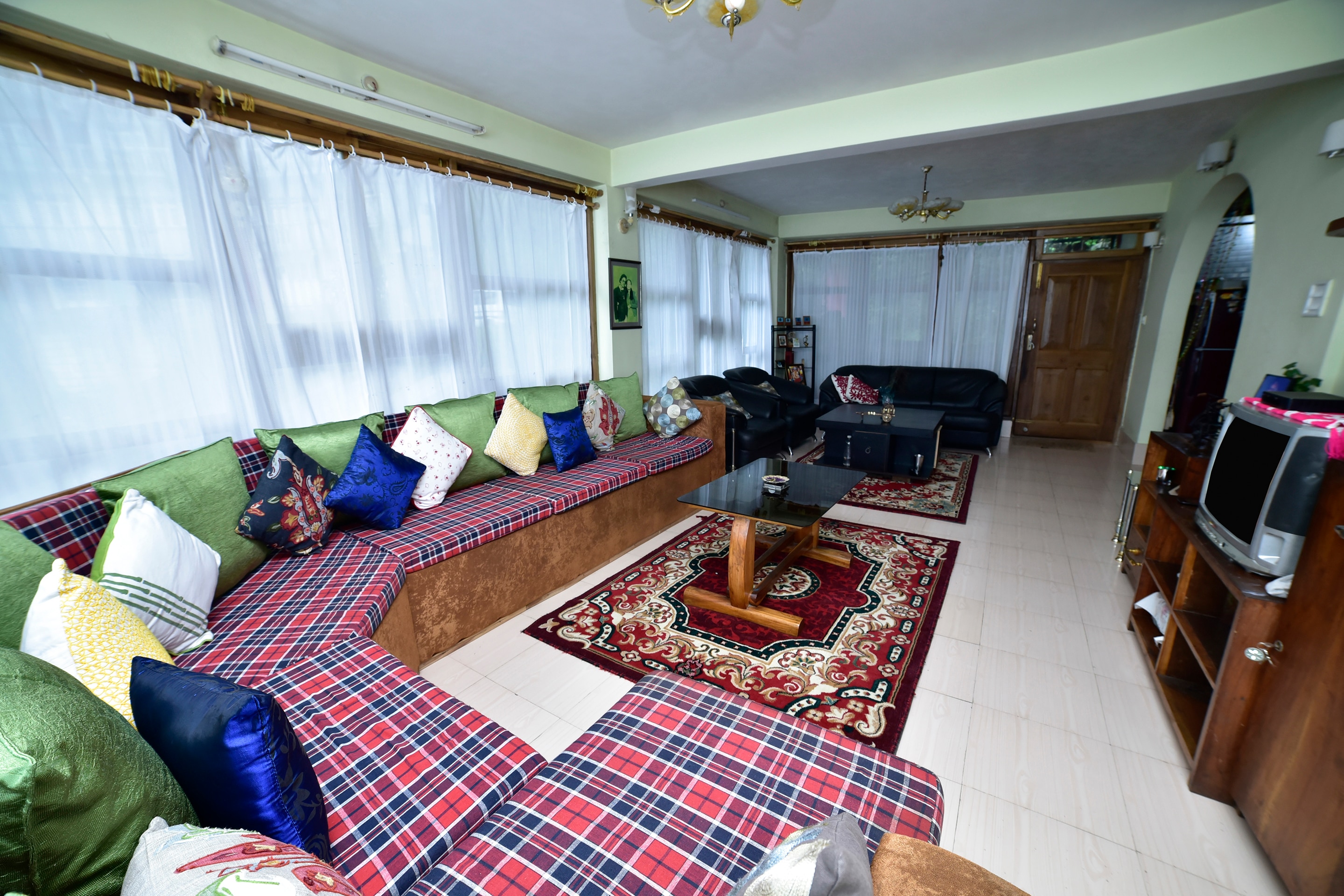 Teesta Homestay-Deluxe Room - Tap to explore photos