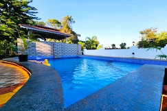 Dwarkadhish By Natures Sweet Homes 4BHK Pool Stay, Mahabaleshwar