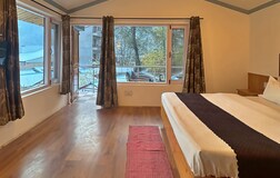 Super Deluxe Room with Balcony