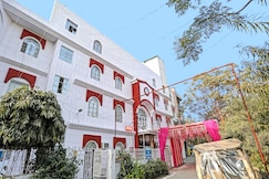 Super Hotel O Raas Near Hira Sweet, Delhi