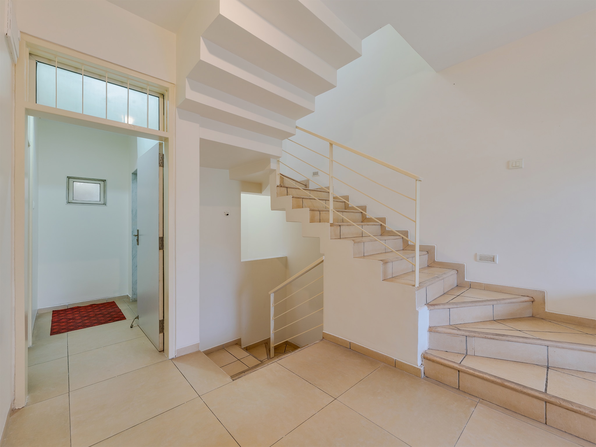 Giriraj Homestay 3BHK Bunglow with driver room 4