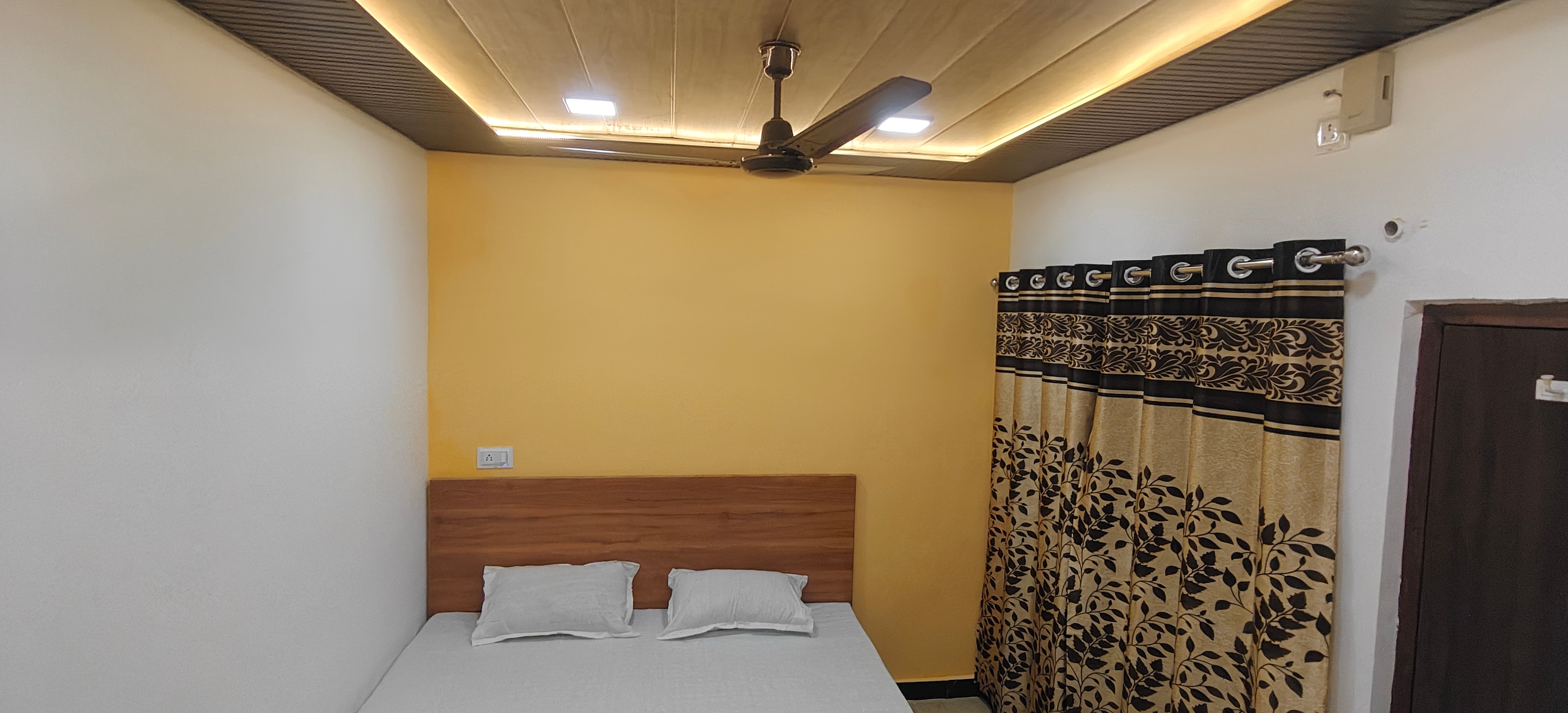Hotel Mashaal -: a light lit by Vidhata - Tap to explore photos
