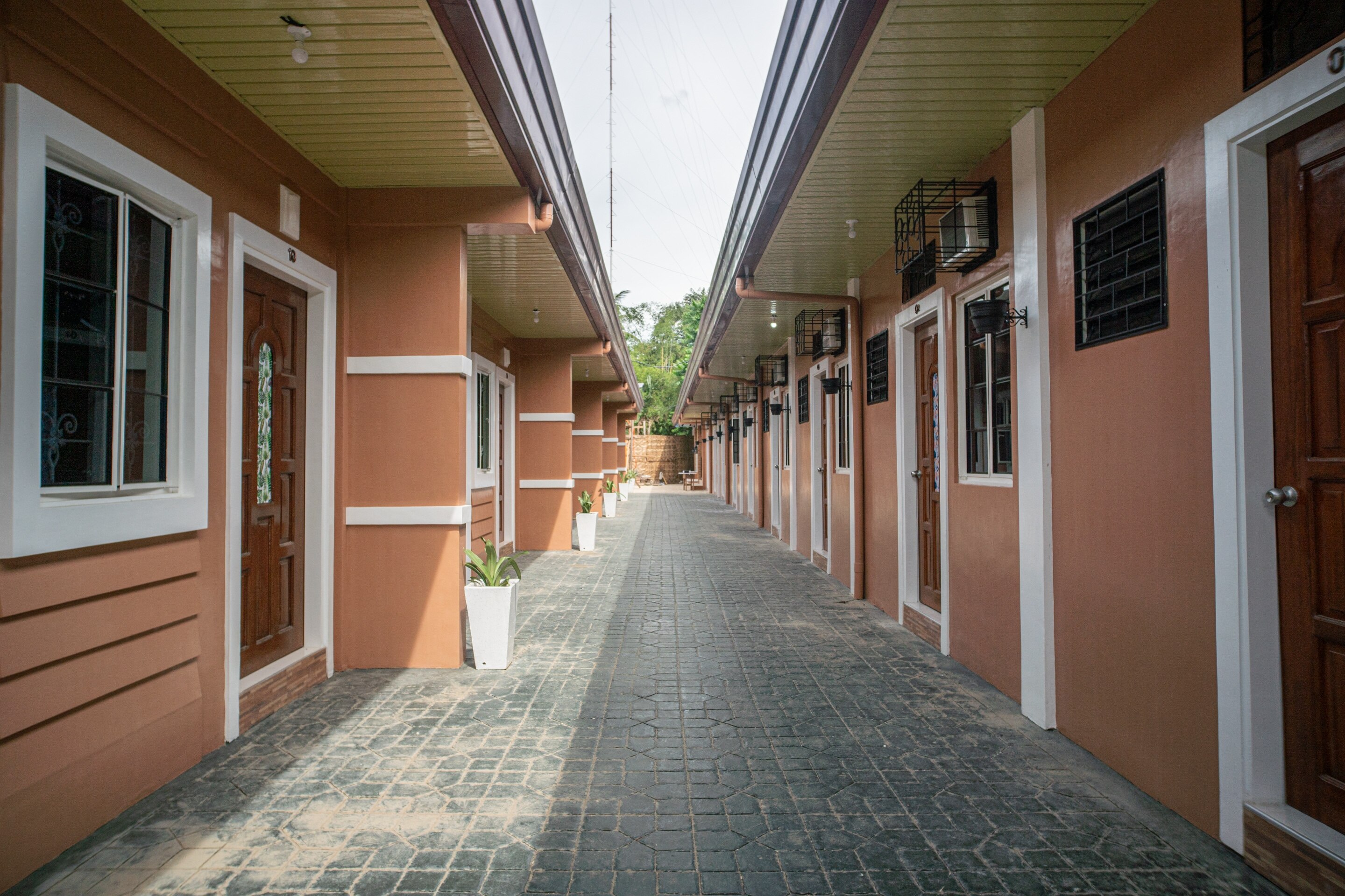 OYO 702 Queens Hometel - Tap to explore photos