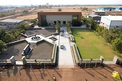 Gayatri Hotel Lodging and Boarding, Latur