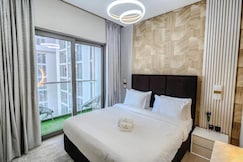 Luxury 1BR Holiday Home CVR A702 near Burj Khalifa, Dubai