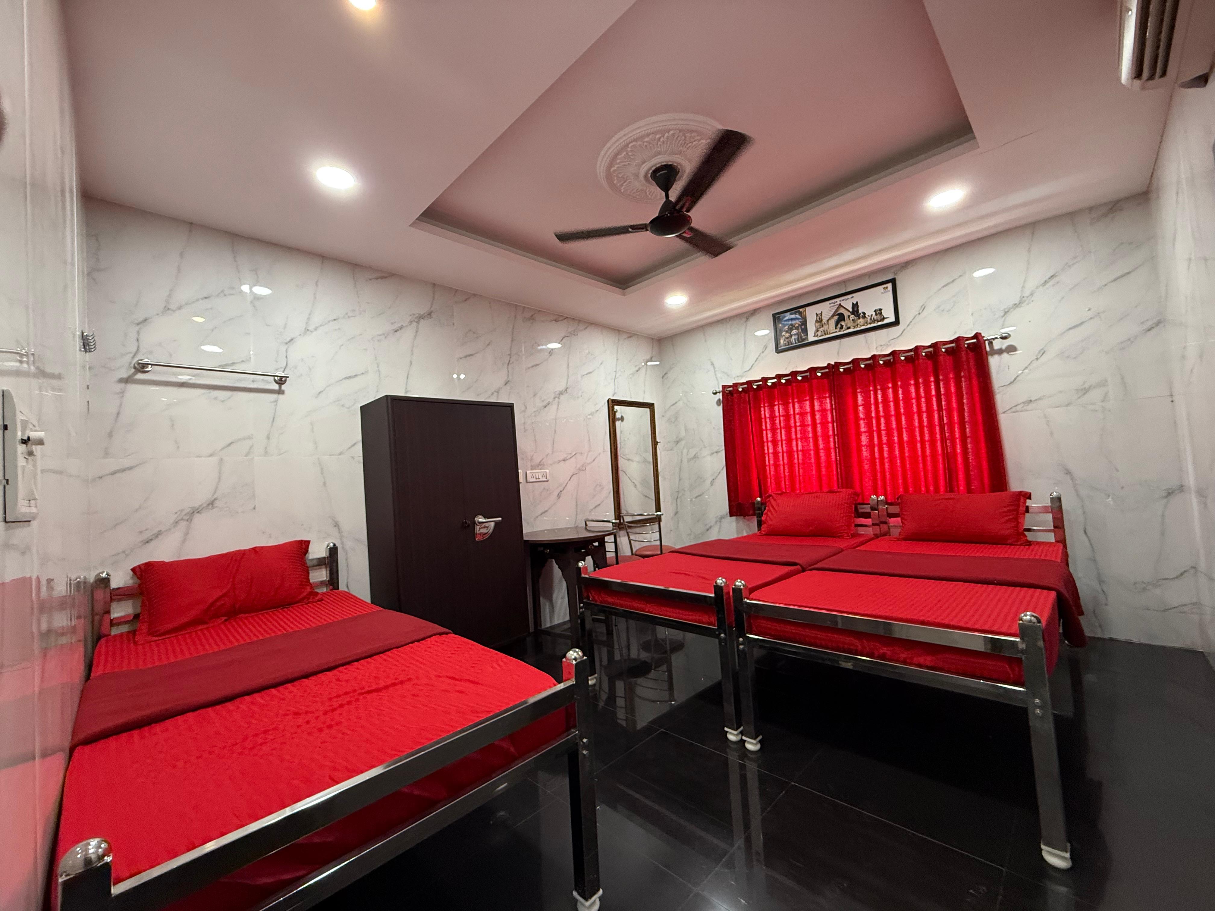 VGP Guesthouse - Tap to explore photos