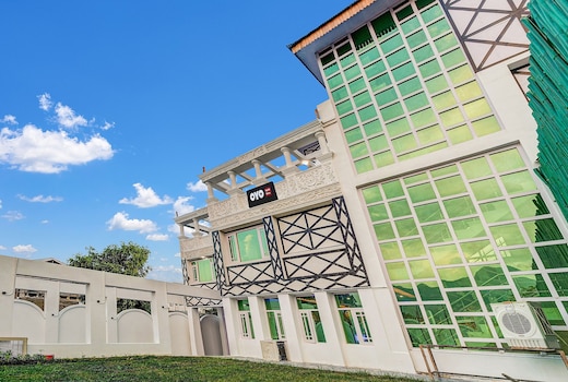 SPOT ON Yogesh Hotel