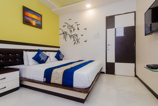 Hotel O Blue Pearl Residency Near Chhatrapati Shivaji International Airport