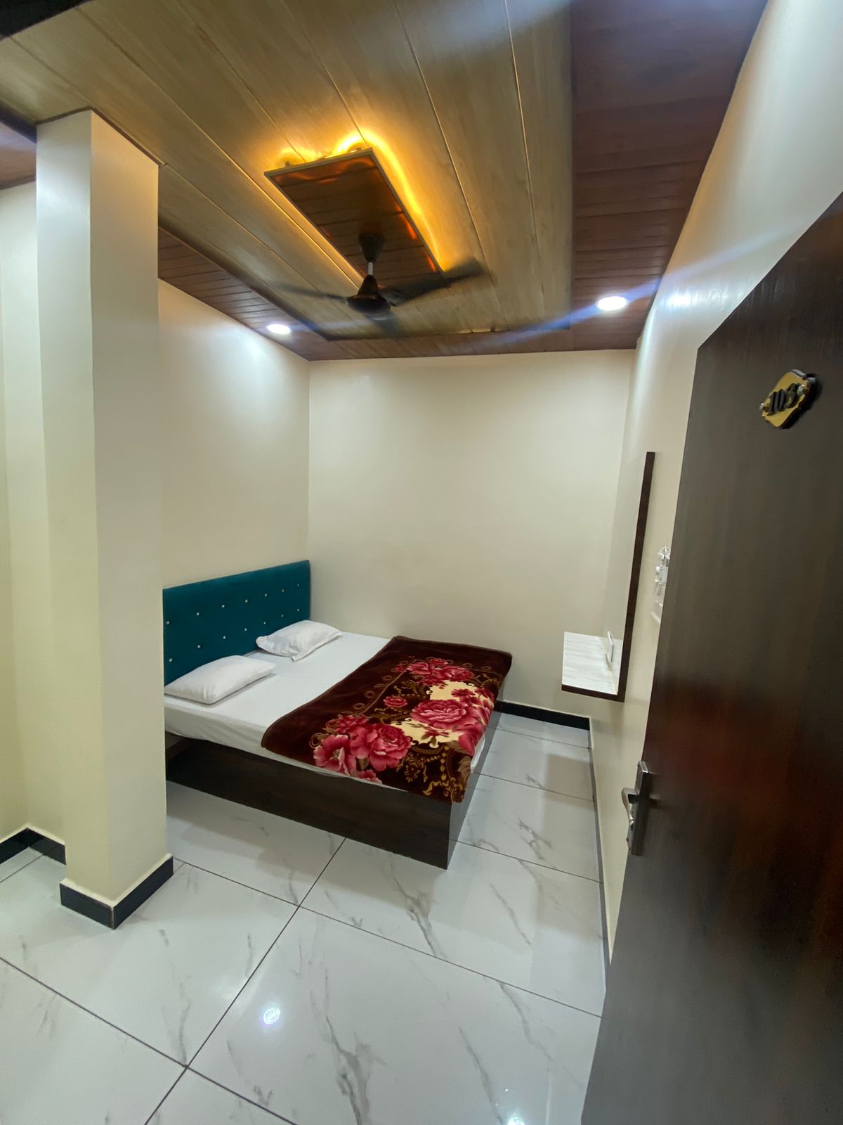 Hotel Jyotikalash - Tap to explore photos