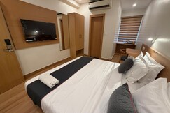 Hotel Jaiman  50 M from Gandhi Nagar Railway Station, Jaipur