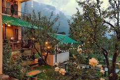 Madpackers Manali Rooms|Dorms, Manali