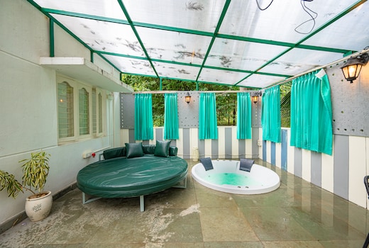 Ohstayz Rio | Jacuzzi Villa in Bangalore