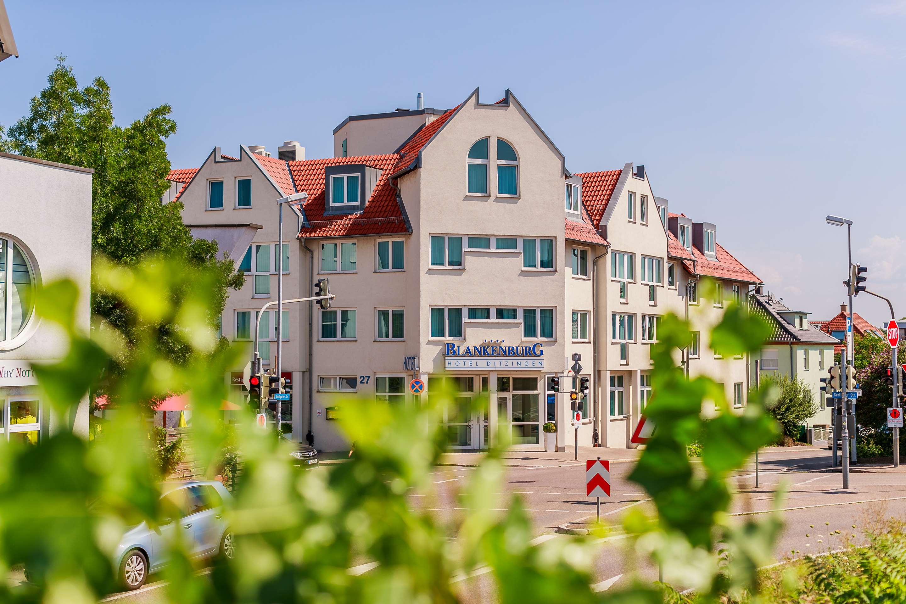 PLAZA Hotel Blankenburg Ditzingen, Sure Hotel Collection - Tap to explore photos