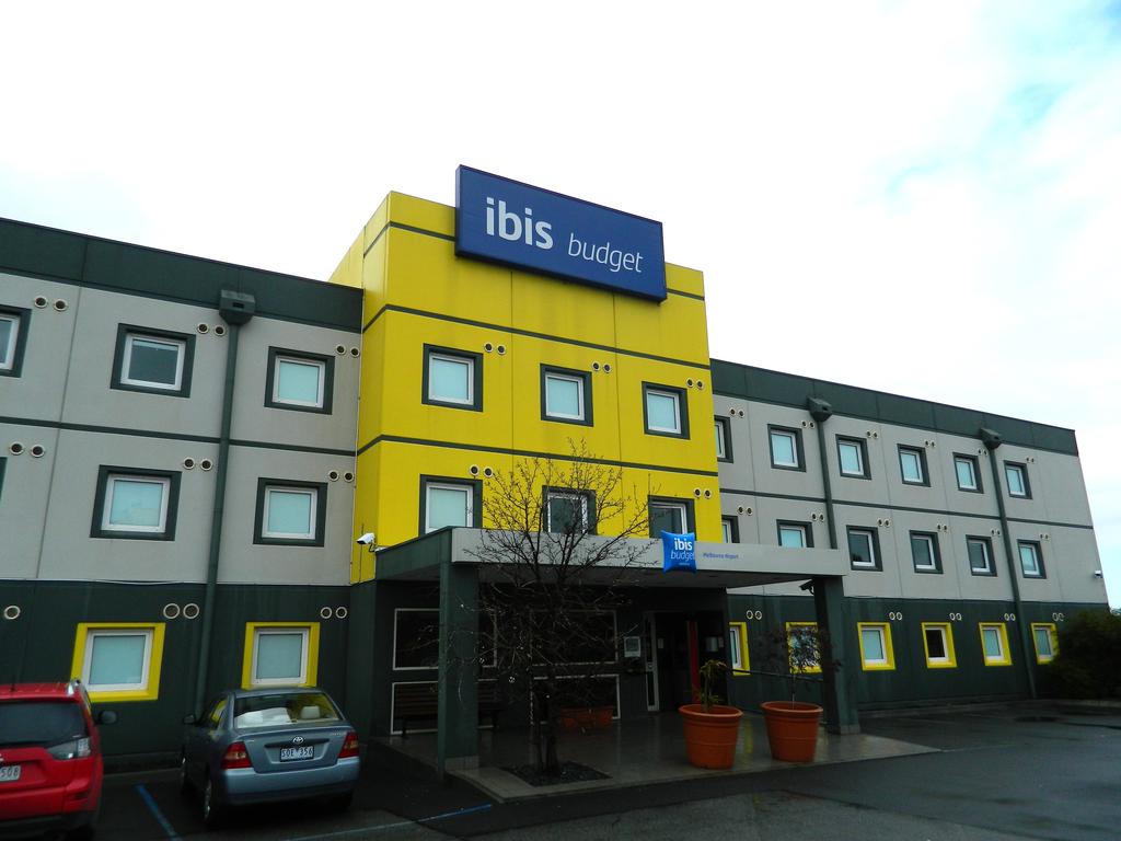 ibis budget Melbourne Airport - Tap to explore photos