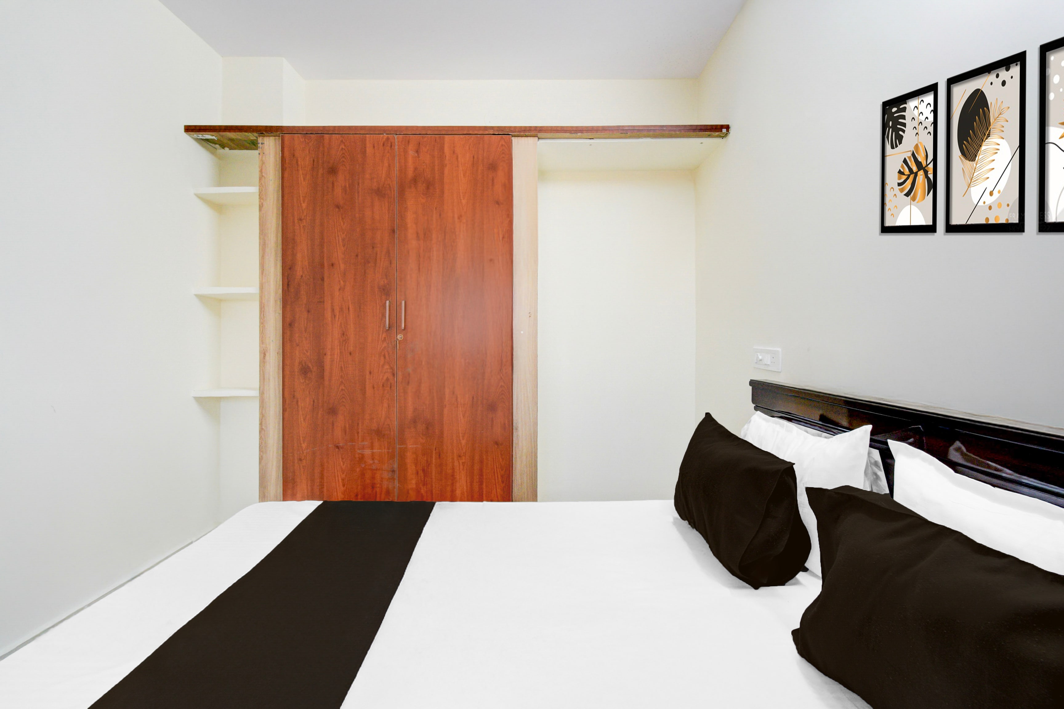 Hotel O SITARA RESIDENCY - Tap to explore photos