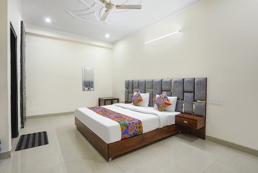 FabExpress ASP Royal Residency Inn Janakpuri
