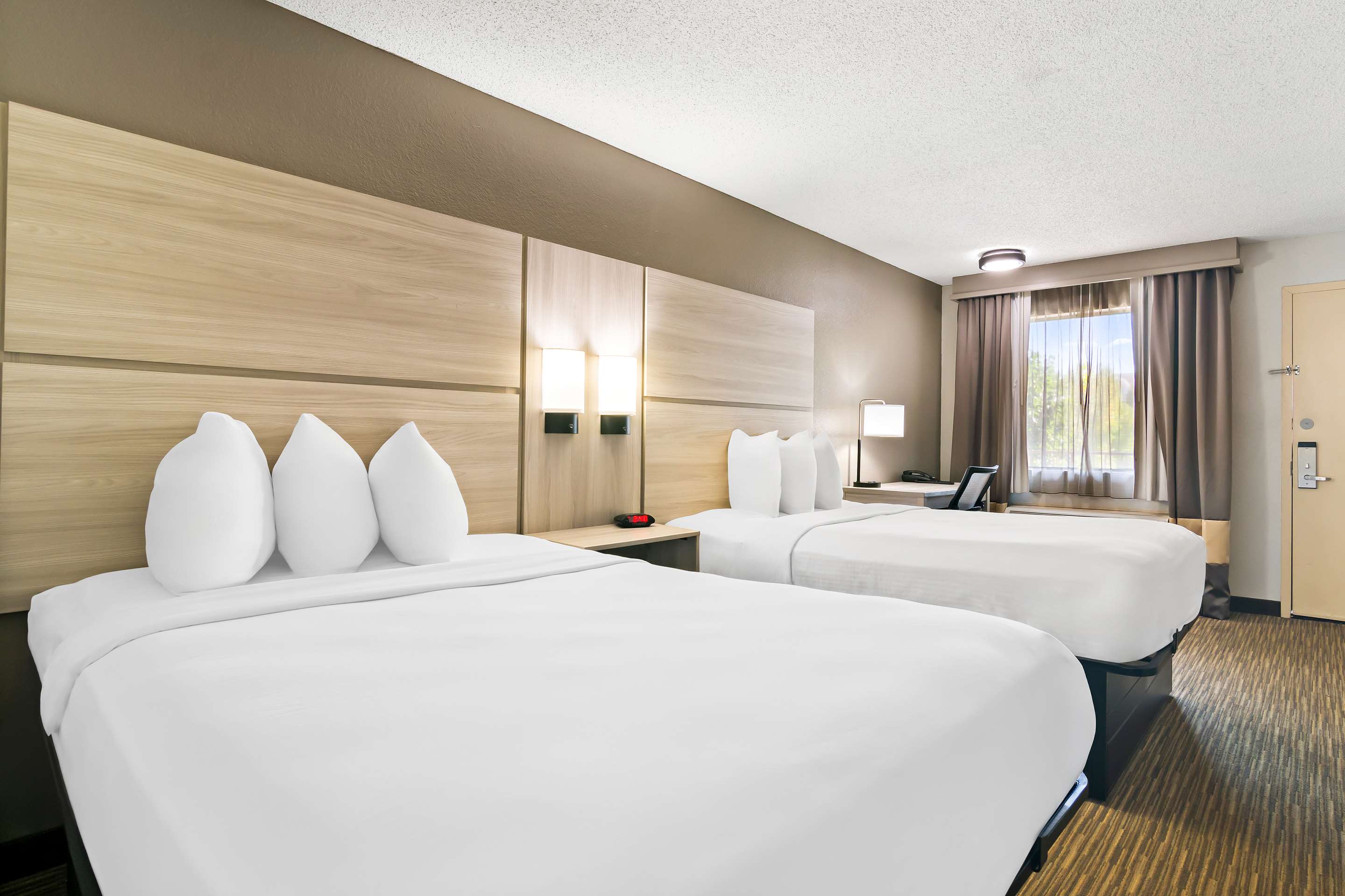 Best Western The Oasis at Joplin - Tap to explore photos