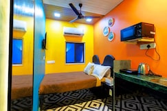 Vibrant Room in a Prime Location, Mumbai