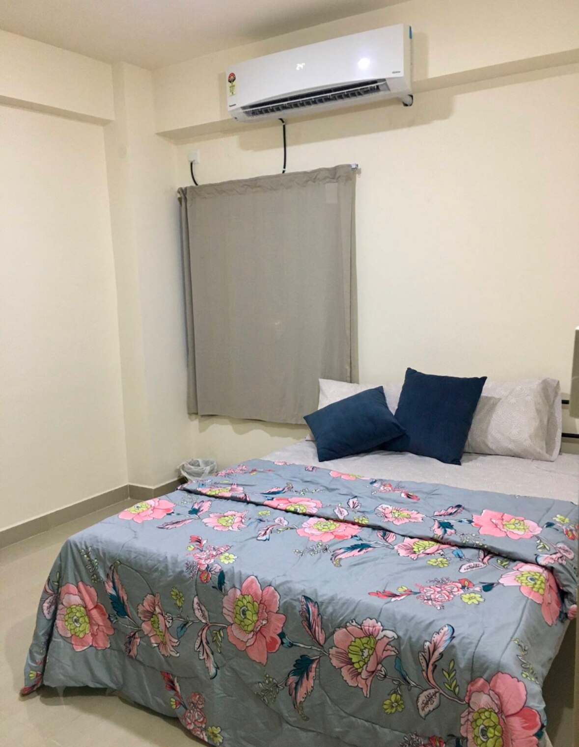 Sarah Home Stay
Entire Place 2BHK  Extendable Sofa - Tap to explore photos