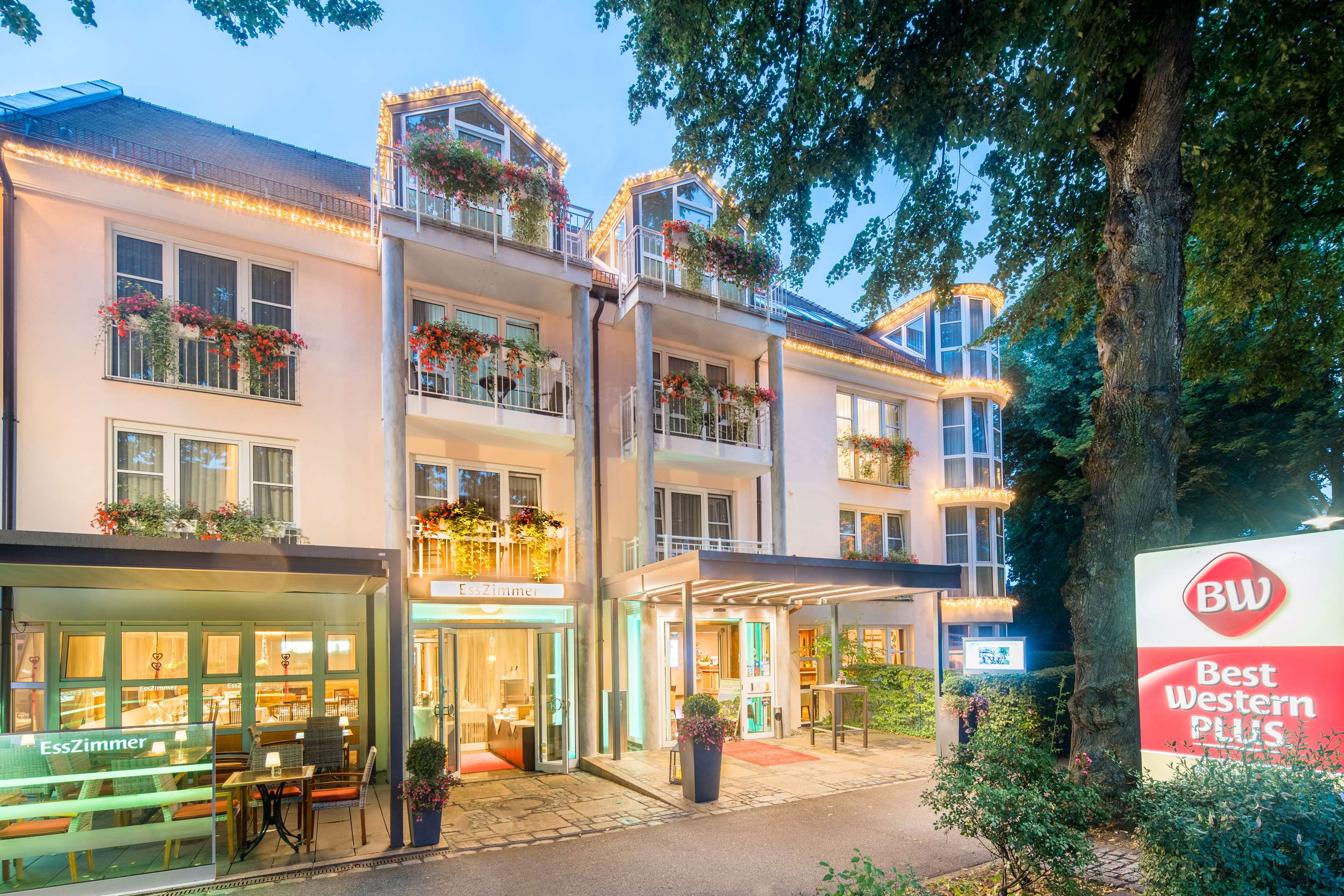 Best Western Plus Parkhotel Erding - Tap to explore photos
