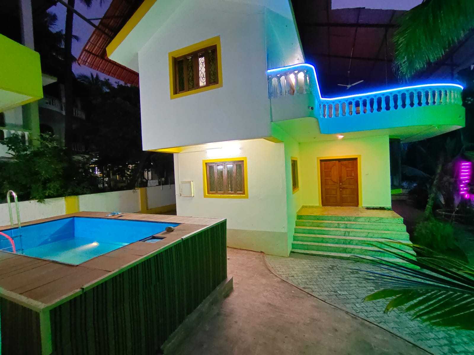 Arcadia Villa Luxurious 3 Bedroom Beach Villa with Pool Just 100mtr From Candolim Beach - Tap to explore photos