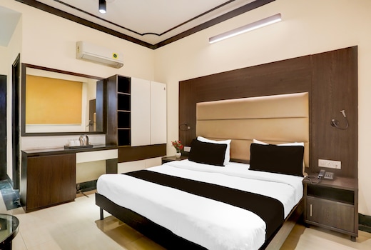 Super Townhouse Sushant Lok Phase 1 Formerly Hotel Neven