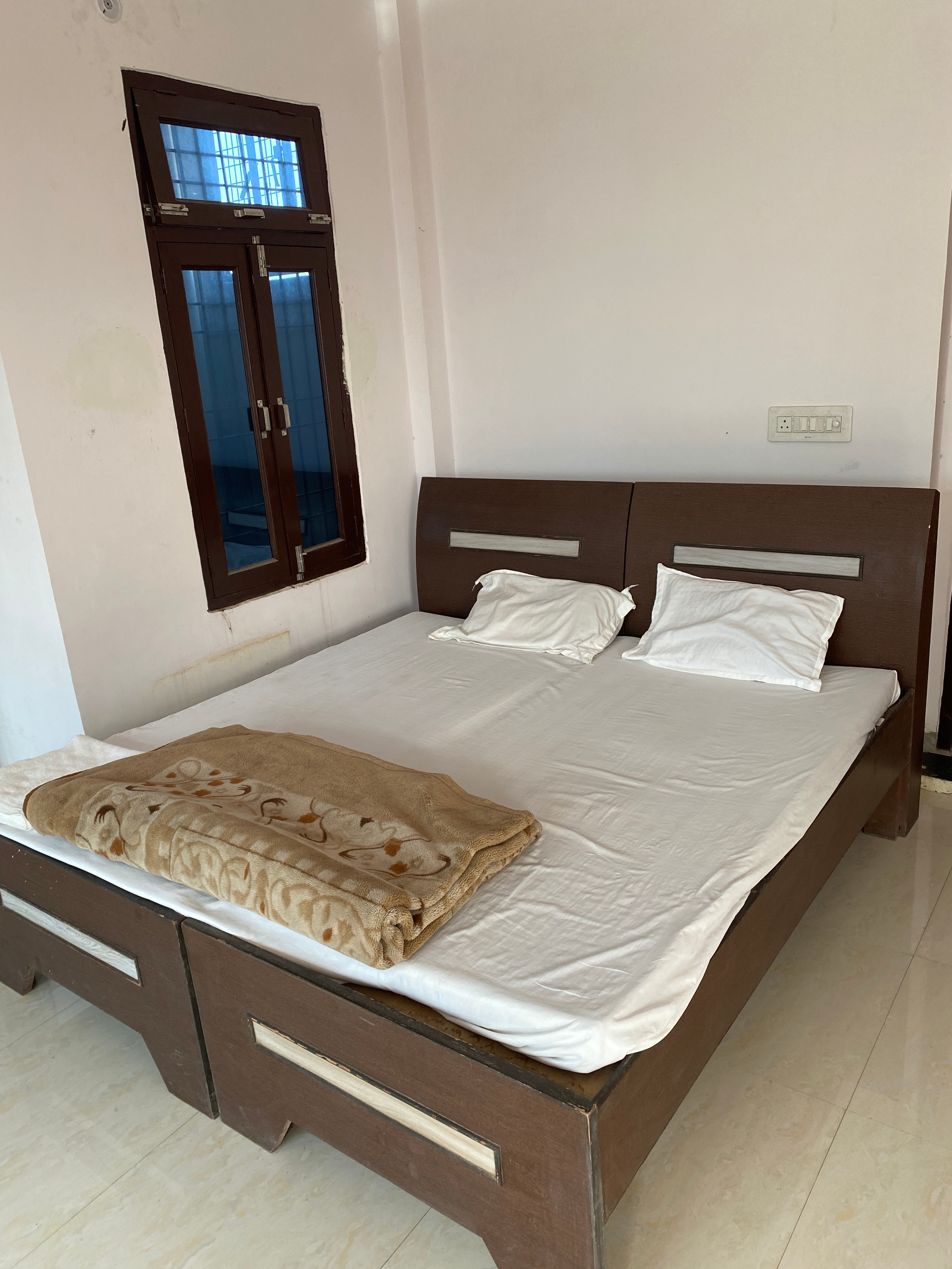 Ajeet Home stay - Tap to explore photos