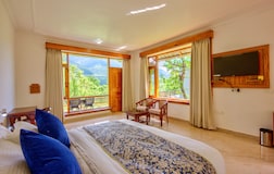 Premier Room W/Private Sit-Out Area and Mountain views