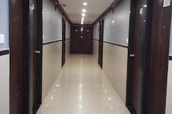 FabHotel Infinity Rooms & Banquet, Surat