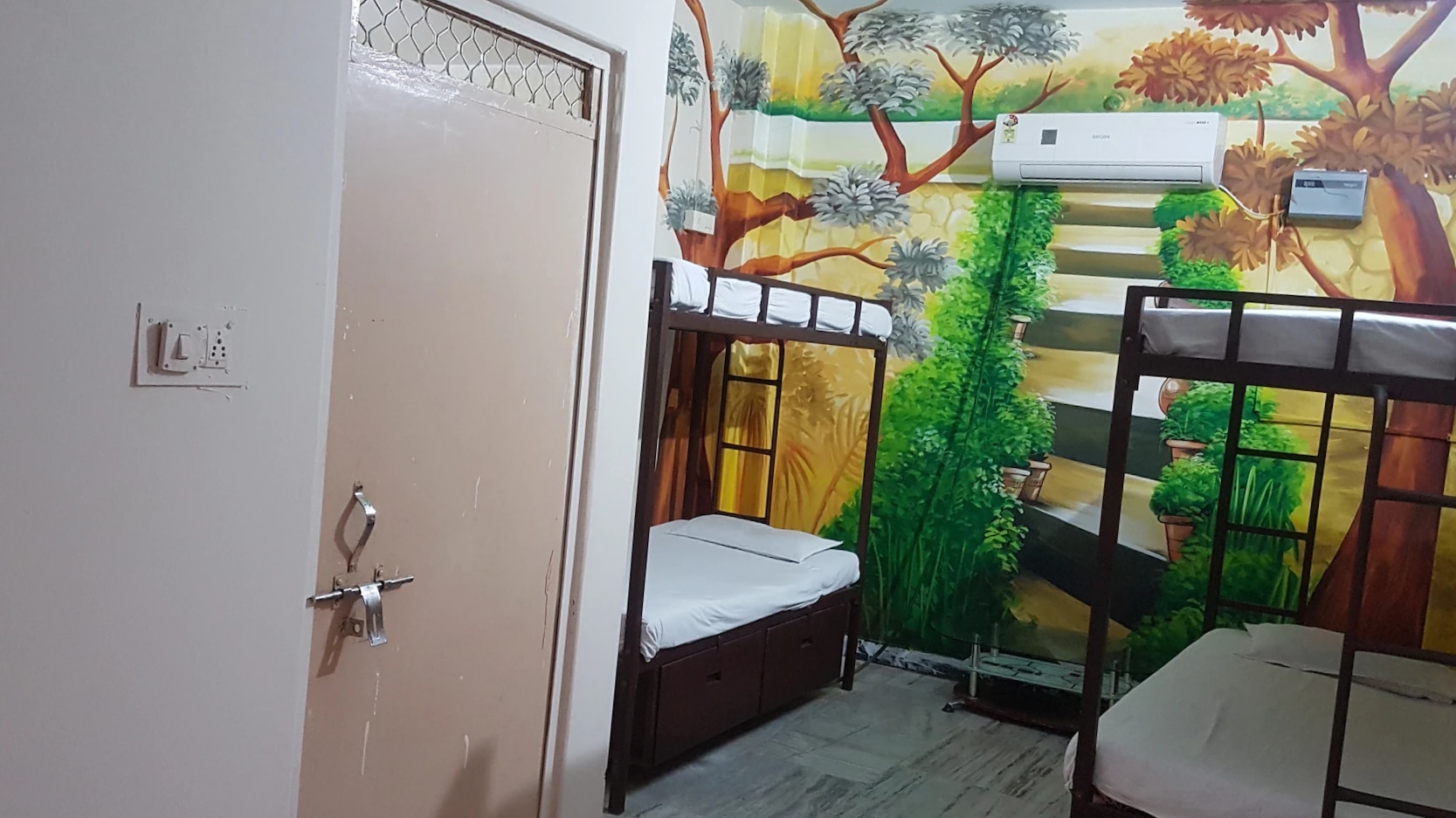 Maa Jwalpa Youth Hostel - Tap to explore photos