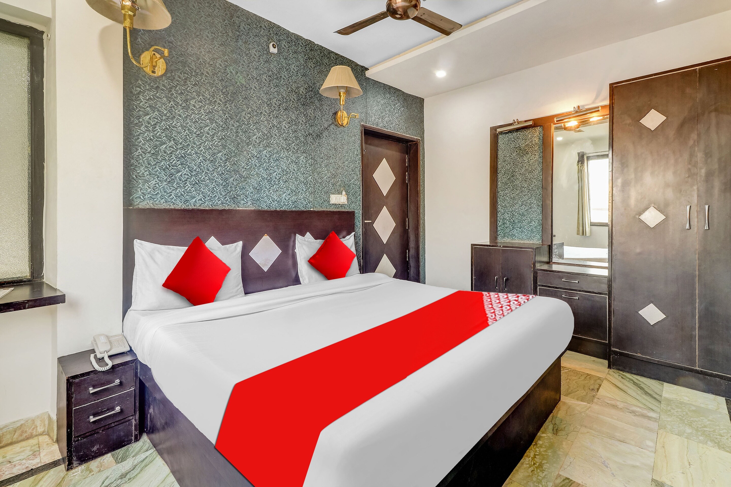 Hotel O 804621 Hotel Vintage House - Tap to explore photos