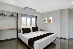 Super Townhouse Skyboat XLO Point, Nashik