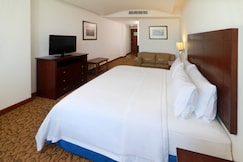 Holiday Inn Express Nuevo Laredo, Webb