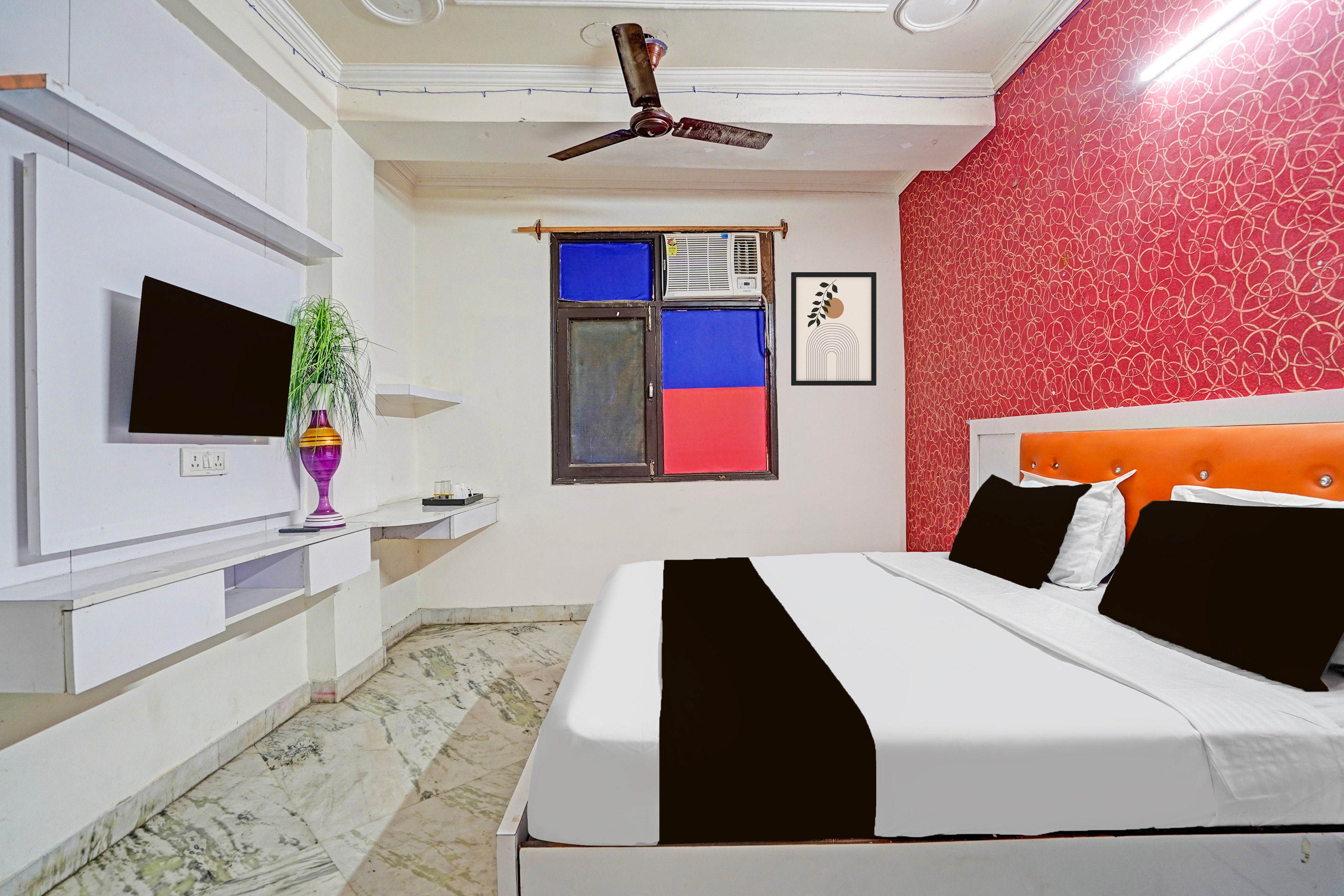 Hotel O Happy Stay Inn - Tap to explore photos